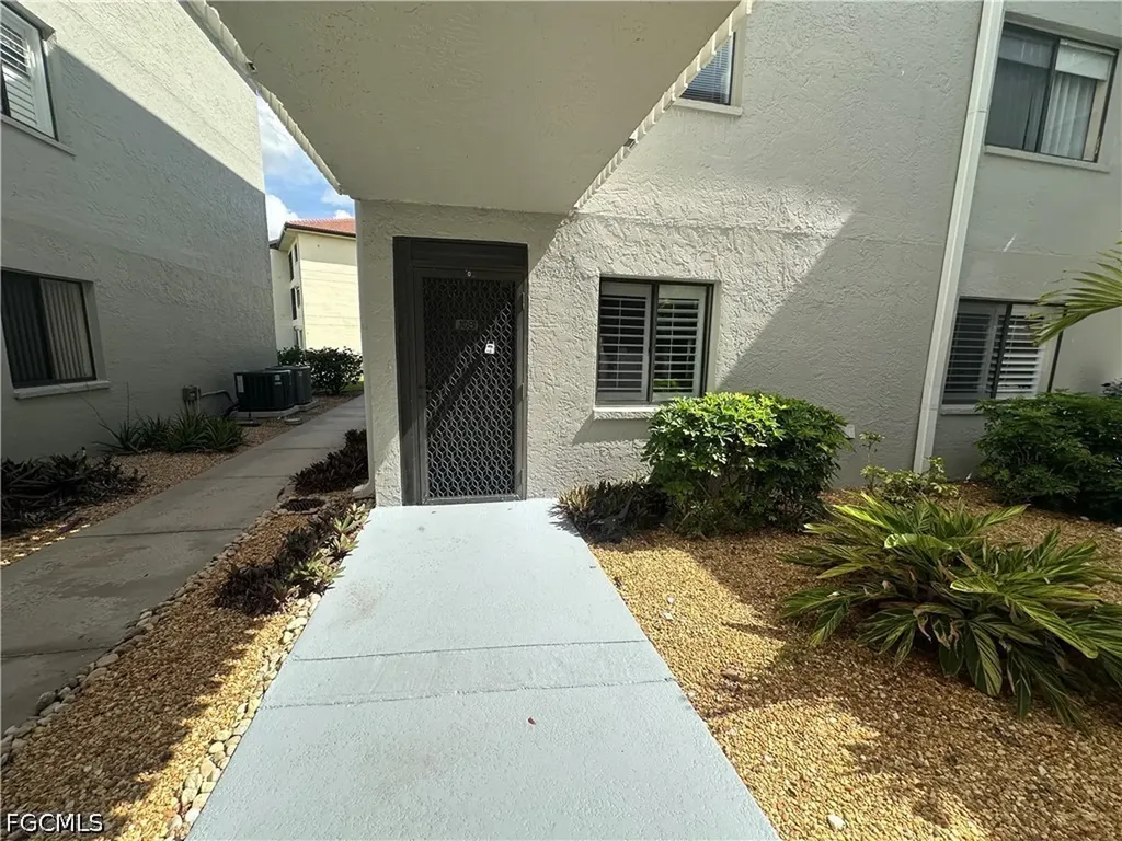 11610 Caravel Circle Fort Myers FL 33908