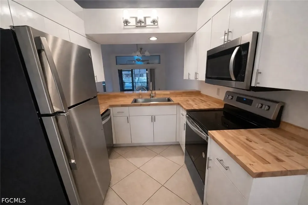 11471 Caravel Circle Fort Myers FL 33908