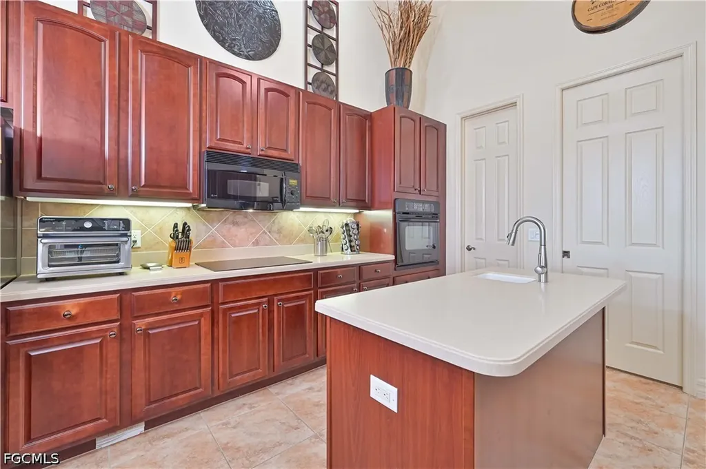 506 SE 24th Street Cape Coral FL 33990
