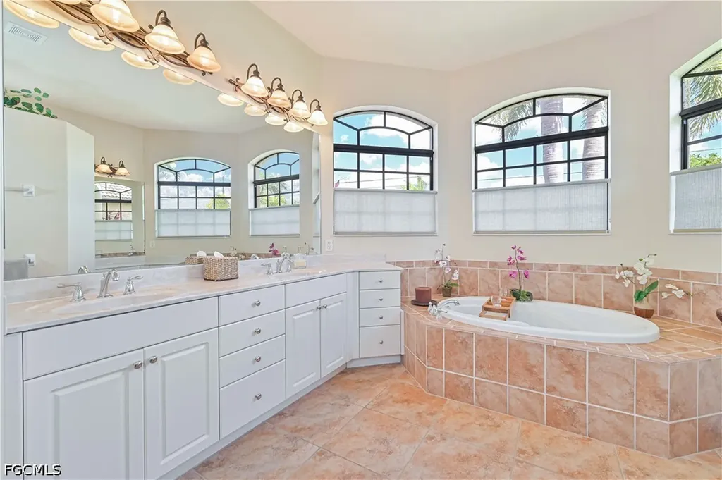 506 SE 24th Street Cape Coral FL 33990