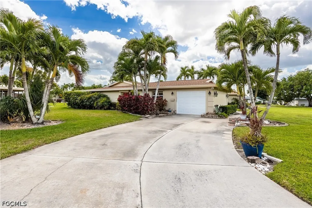 1460 Tredegar Drive Fort Myers FL 33919