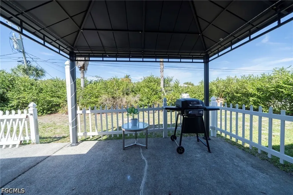 4602/4604 Skyline Boulevard Cape Coral FL 33914