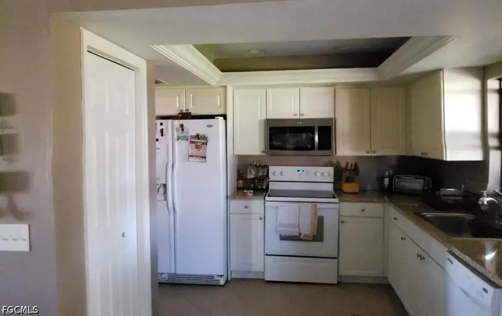 3604 SW 6th Place Cape Coral FL 33914