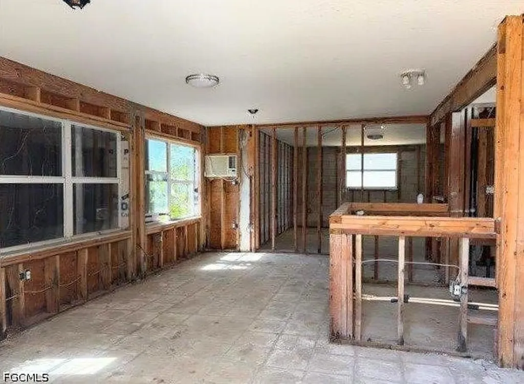2543 8th Avenue St. James City FL 33956