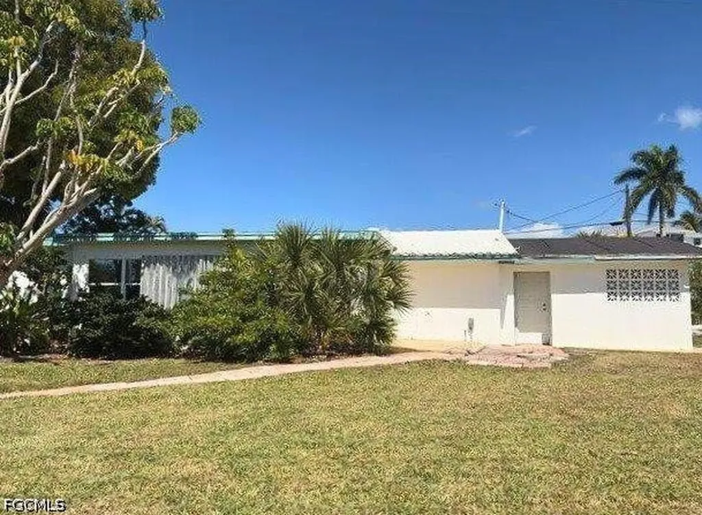 2543 8th Avenue St. James City FL 33956