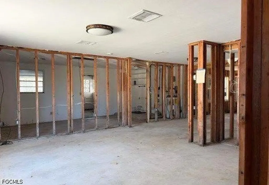 2543 8th Avenue St. James City FL 33956