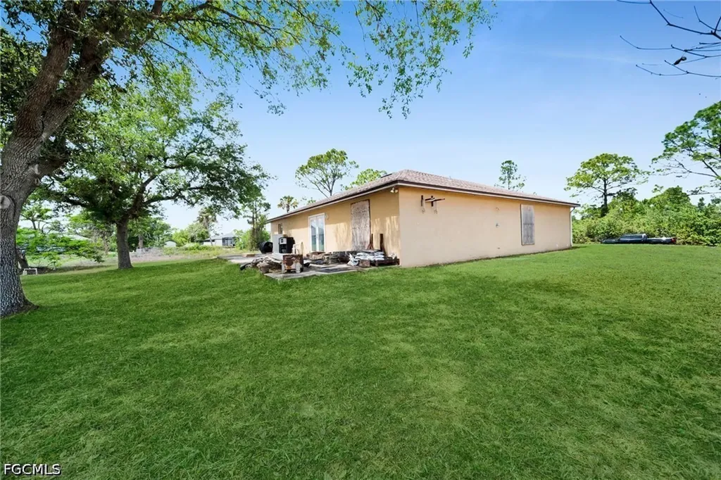 2501 36th Street SW Lehigh Acres FL 33976