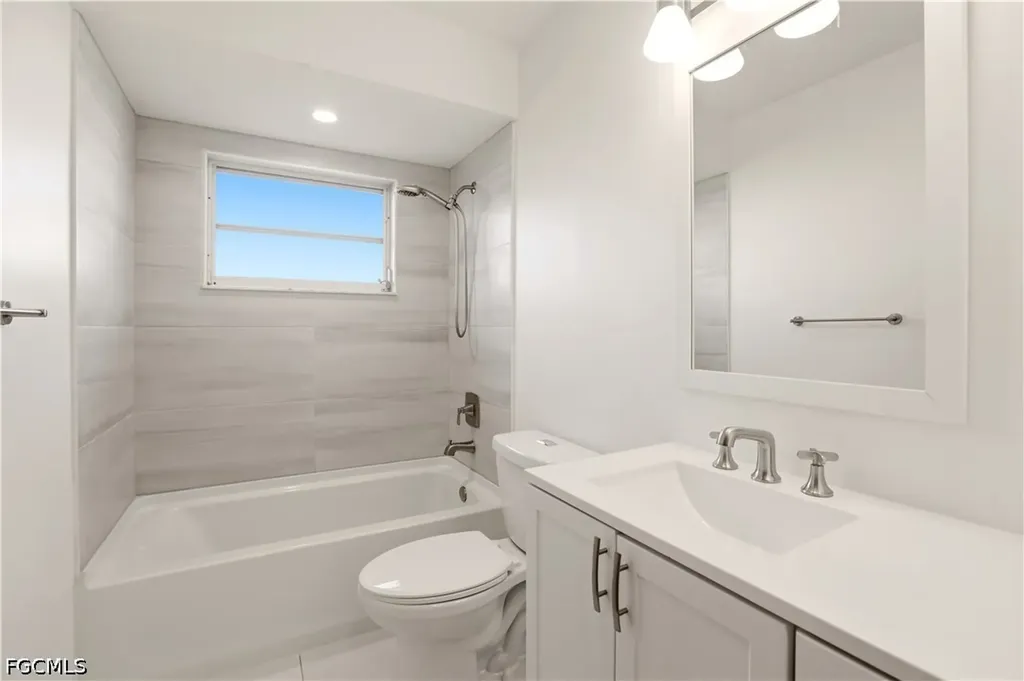 221 SW 13th Terrace Cape Coral FL 33991