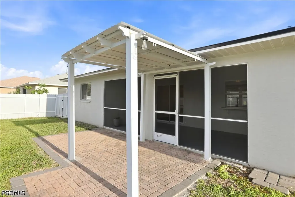 221 SW 13th Terrace Cape Coral FL 33991