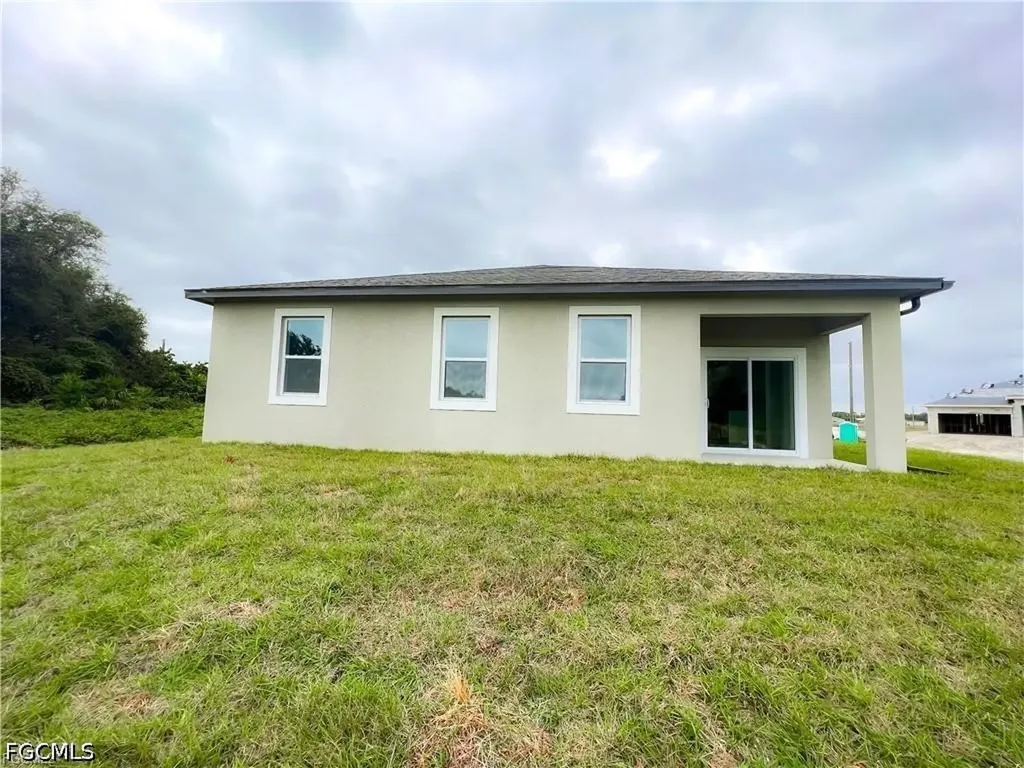 7012 Jolly Circle Labelle FL 33935