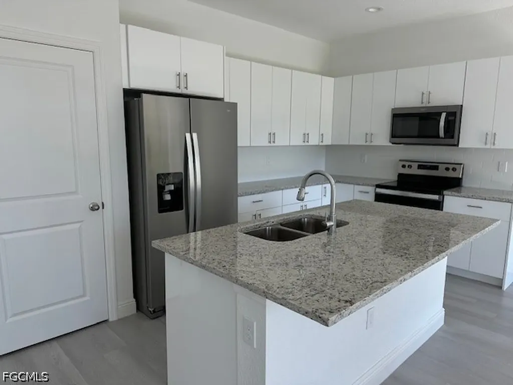 7012 Jolly Circle Labelle FL 33935