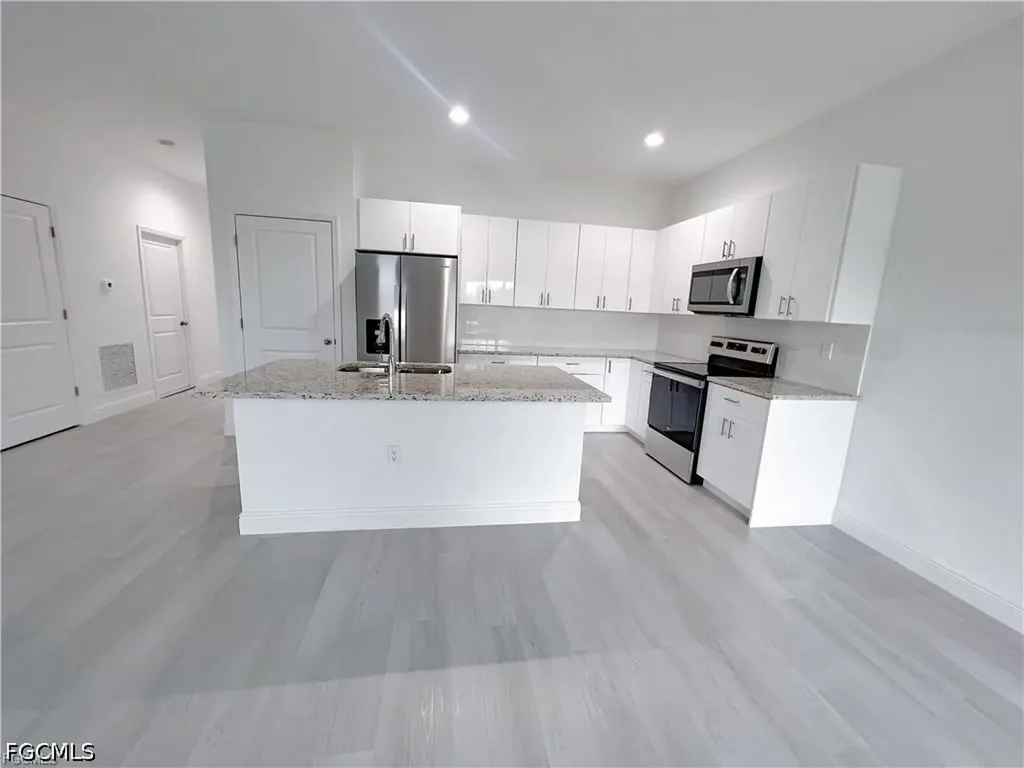 7012 Jolly Circle Labelle FL 33935