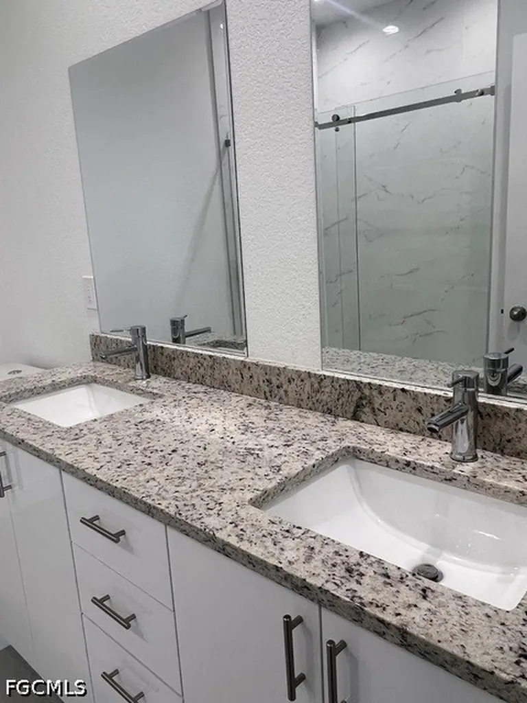 7012 Jolly Circle Labelle FL 33935