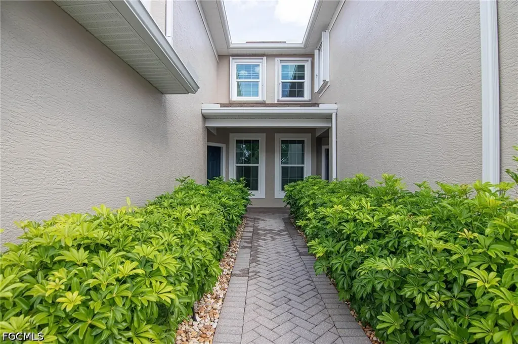 2644 Somerville Loop Cape Coral FL 33991