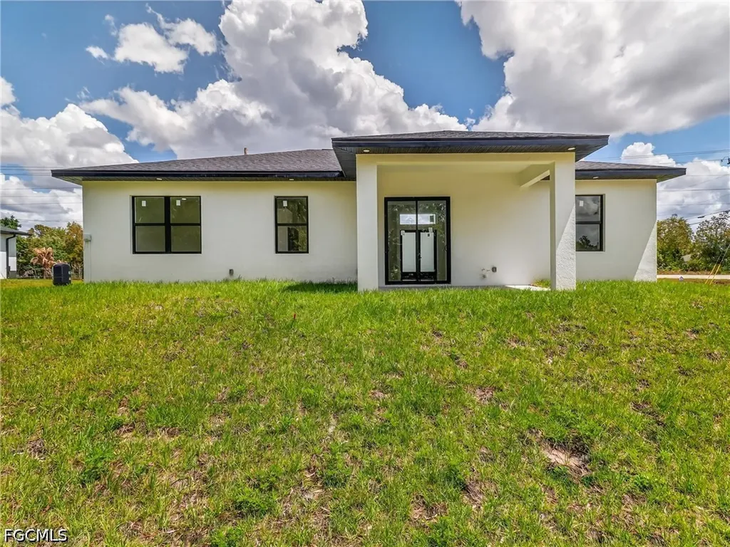 792 Bell Boulevard S Lehigh Acres FL 33974