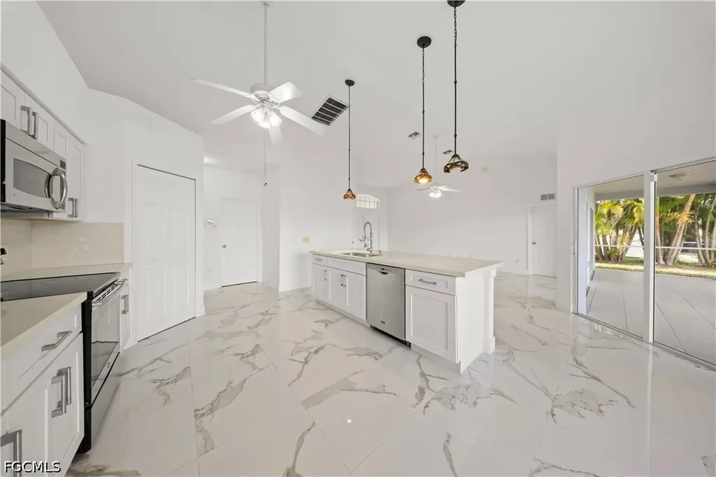 605 SE 23rd Avenue Cape Coral FL 33990