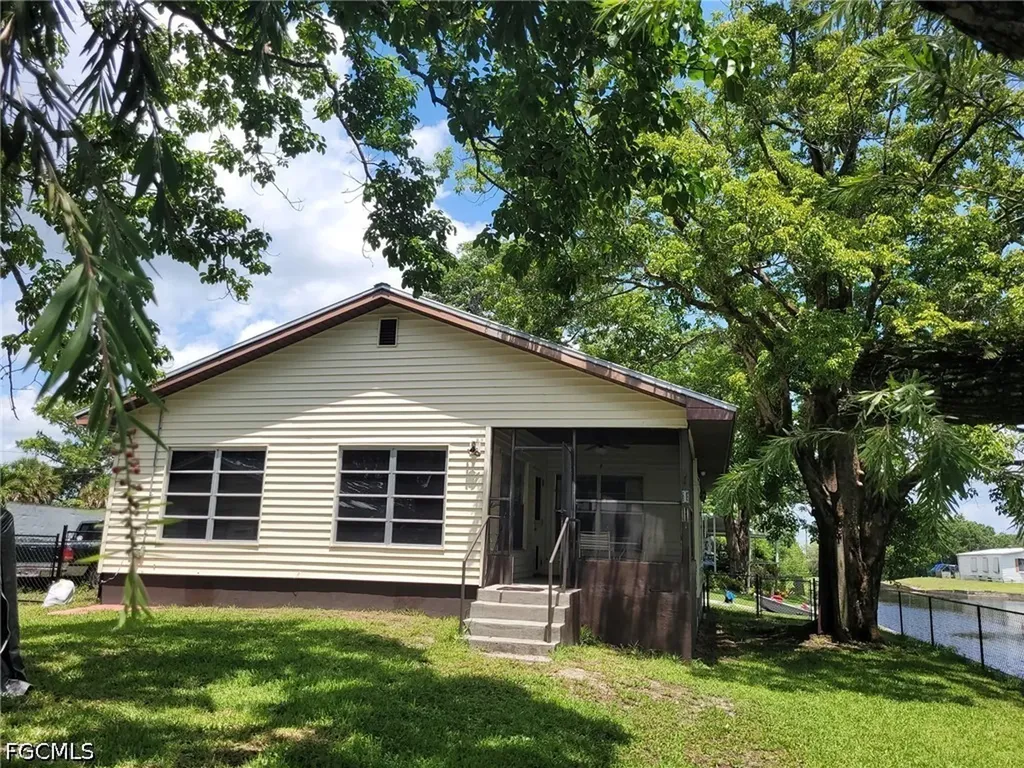 1104 Gulf Street Moore Haven FL 33471