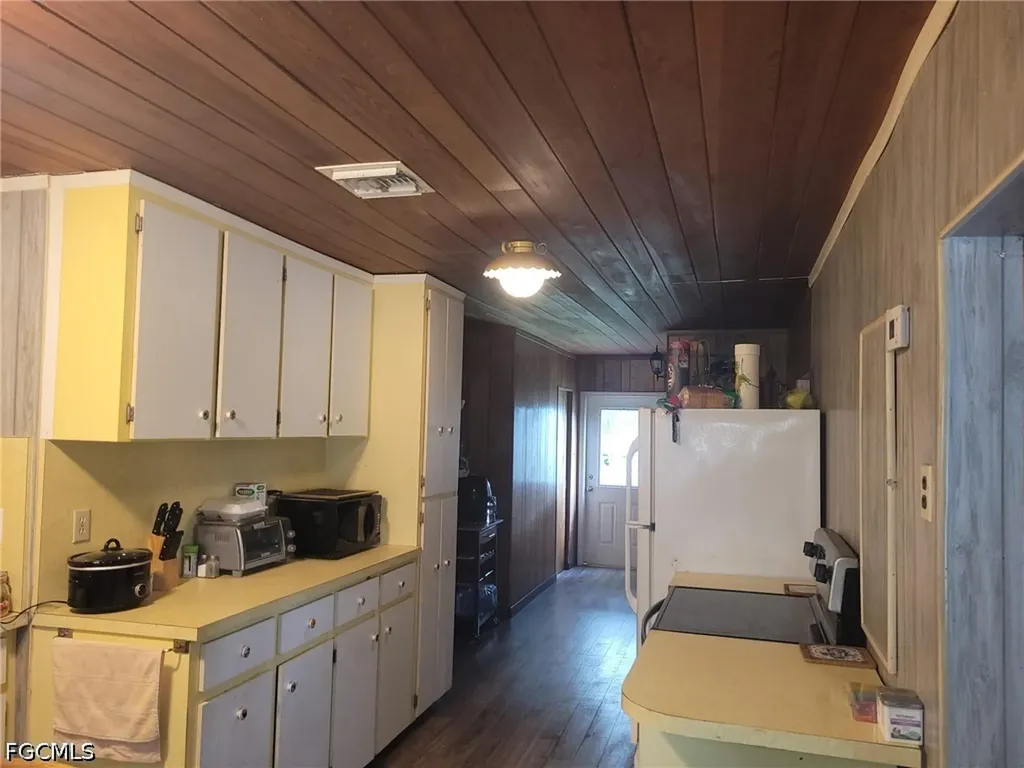 1104 Gulf Street Moore Haven FL 33471