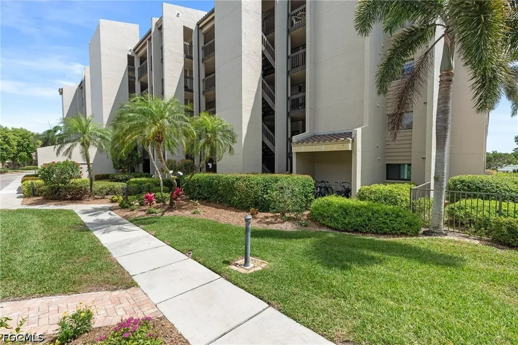 4210 Steamboat Bend Fort Myers FL 33919