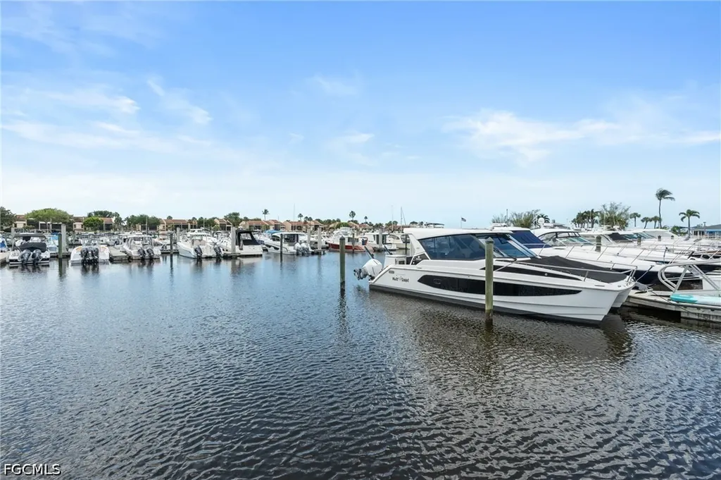4210 Steamboat Bend Fort Myers FL 33919