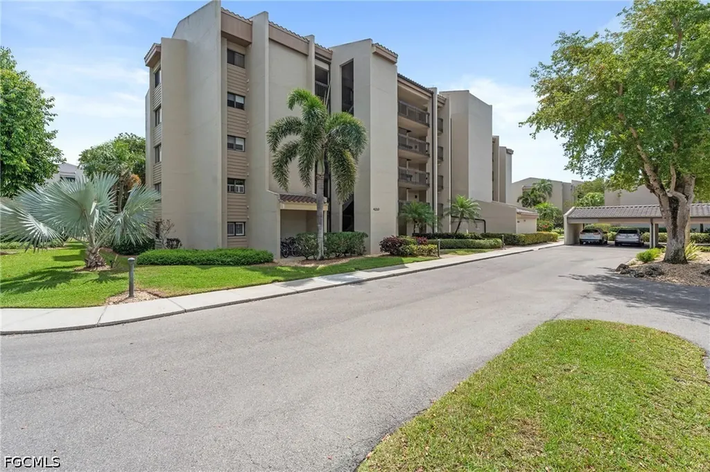 4210 Steamboat Bend Fort Myers FL 33919