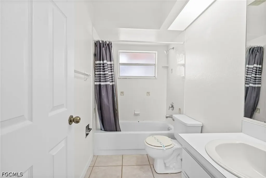 1425 SW 10th Street Cape Coral FL 33991