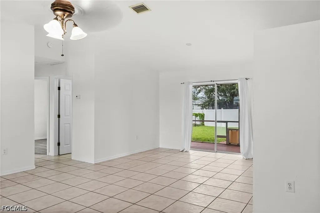 1425 SW 10th Street Cape Coral FL 33991