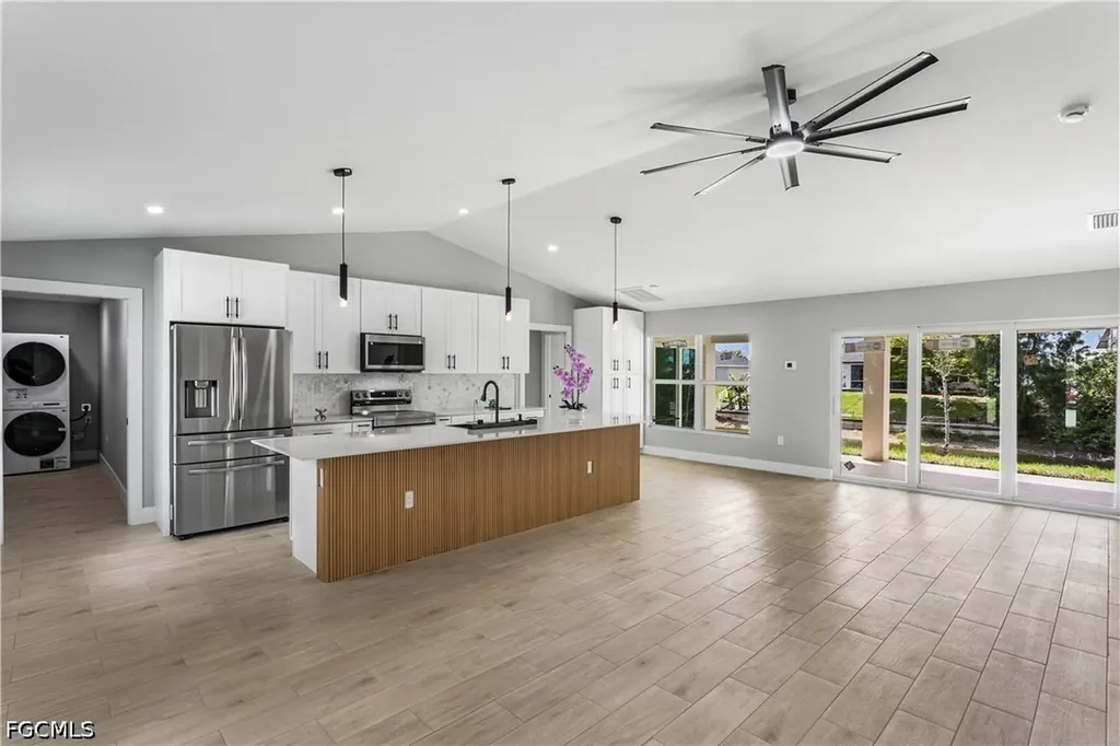 2210 NW 2nd Avenue Cape Coral FL 33993