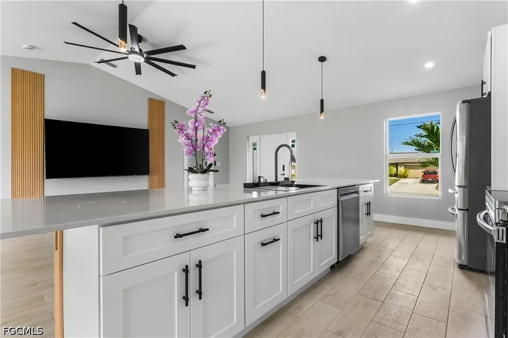 2210 NW 2nd Avenue Cape Coral FL 33993