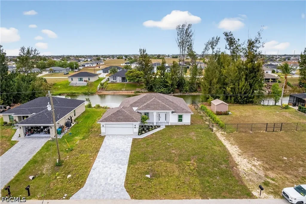2210 NW 2nd Avenue Cape Coral FL 33993