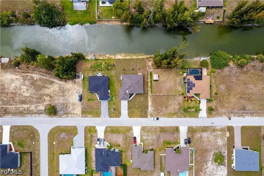 2210 NW 2nd Avenue Cape Coral FL 33993