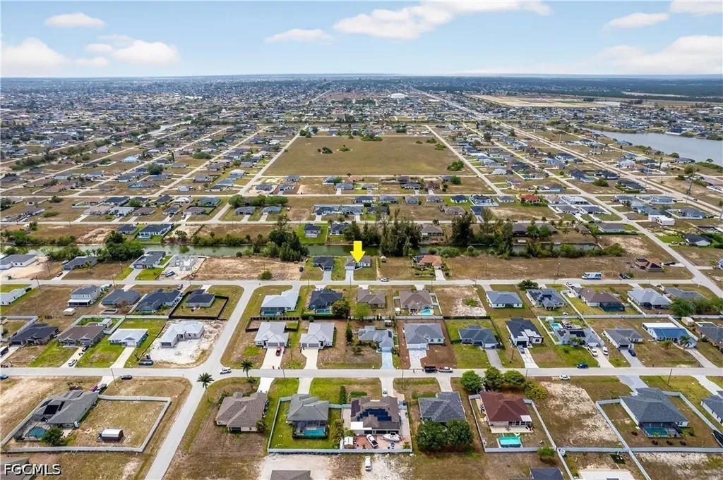 2210 NW 2nd Avenue Cape Coral FL 33993