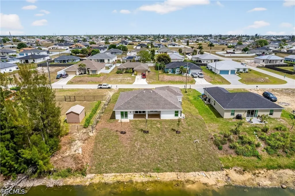 2210 NW 2nd Avenue Cape Coral FL 33993
