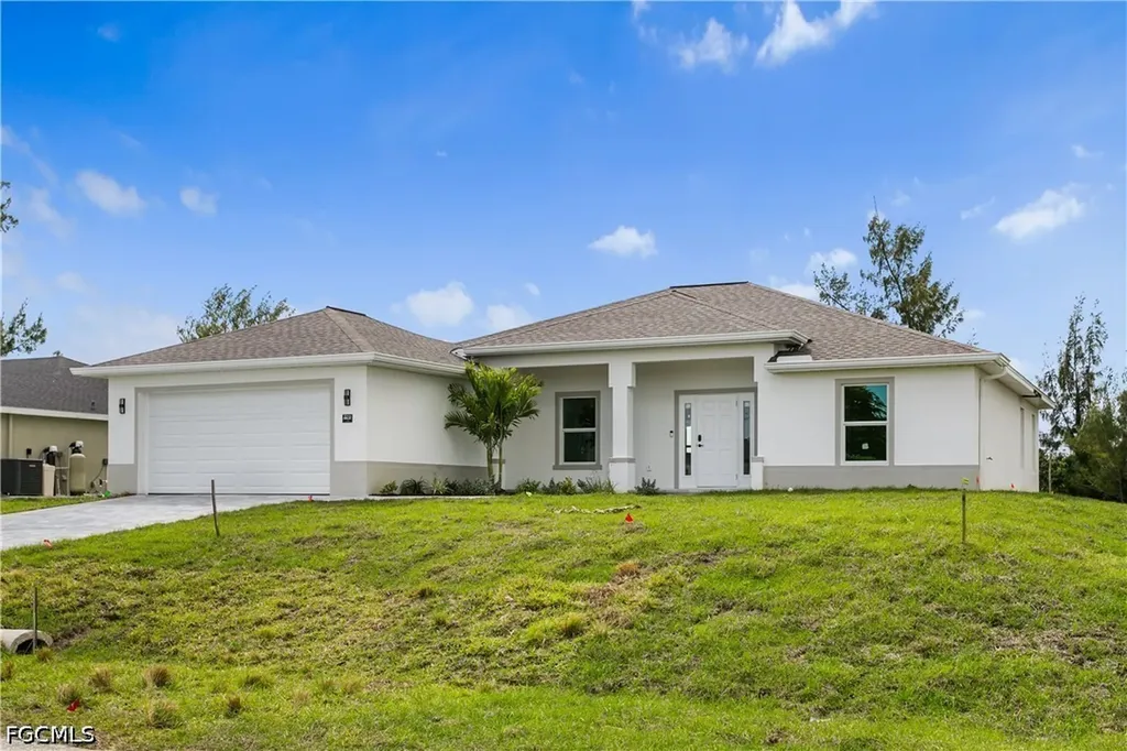 2210 NW 2nd Avenue Cape Coral FL 33993