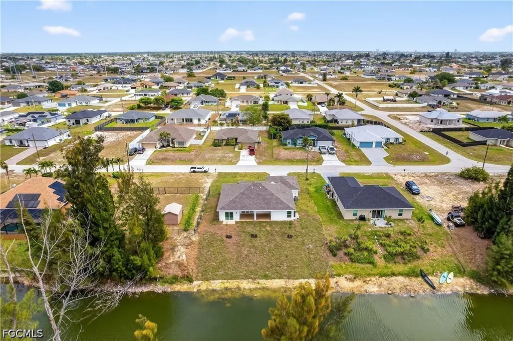 2210 NW 2nd Avenue Cape Coral FL 33993