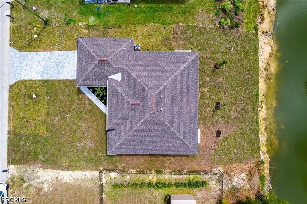 2210 NW 2nd Avenue Cape Coral FL 33993