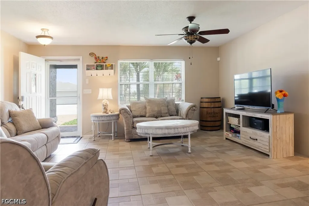 1906 SE 26th Street Cape Coral FL 33904