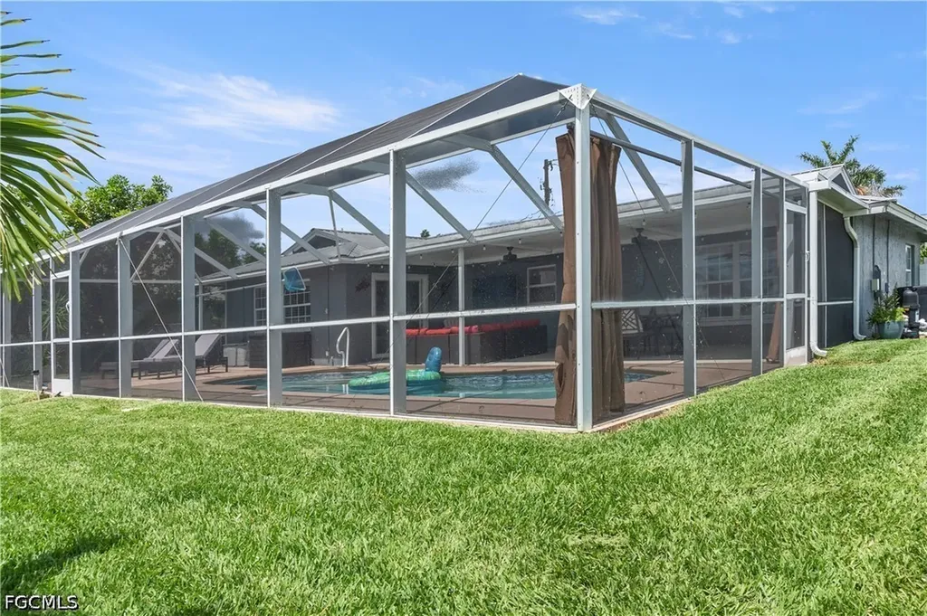 1906 SE 26th Street Cape Coral FL 33904