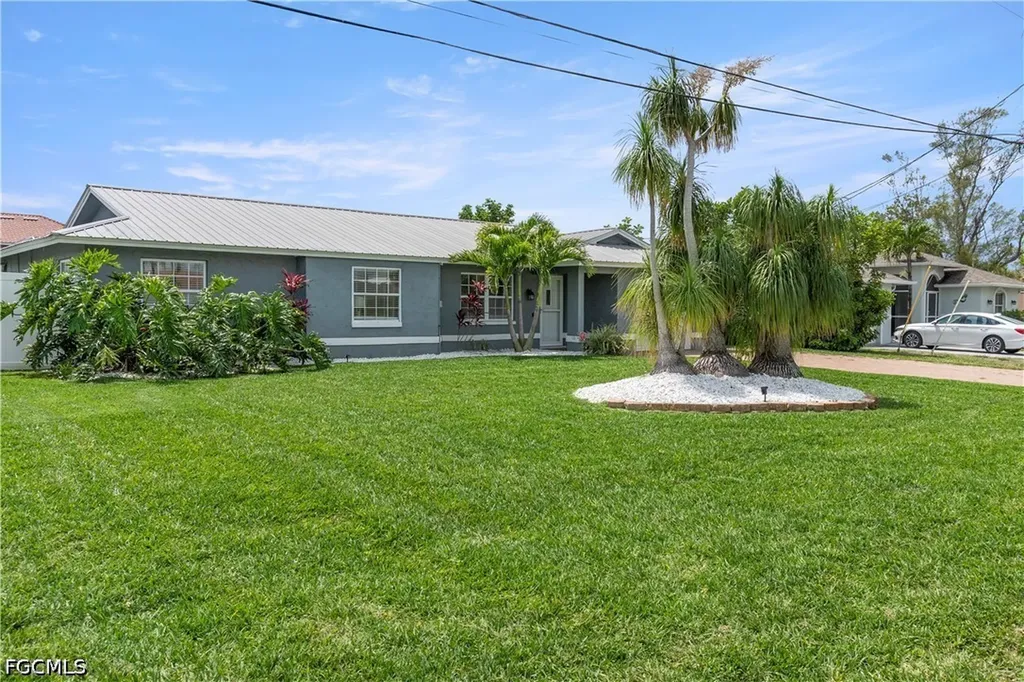 1906 SE 26th Street Cape Coral FL 33904