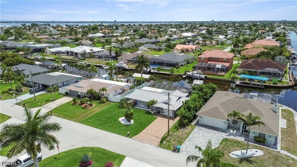1906 SE 26th Street Cape Coral FL 33904
