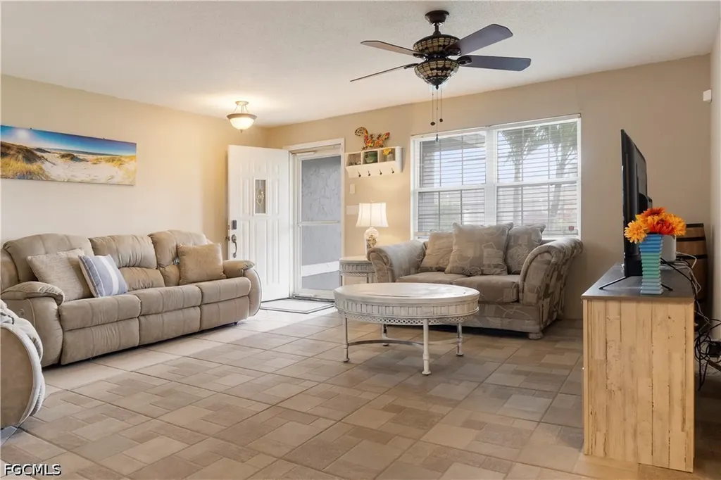 1906 SE 26th Street Cape Coral FL 33904