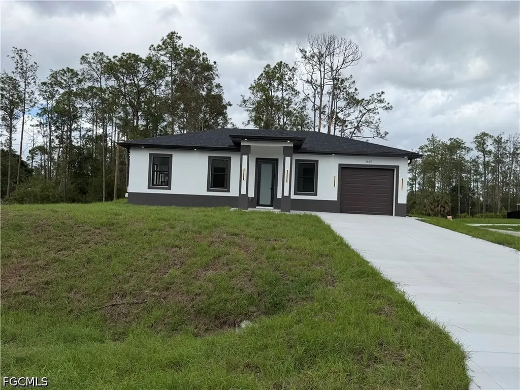 1607 E 14th Street Lehigh Acres FL 33972