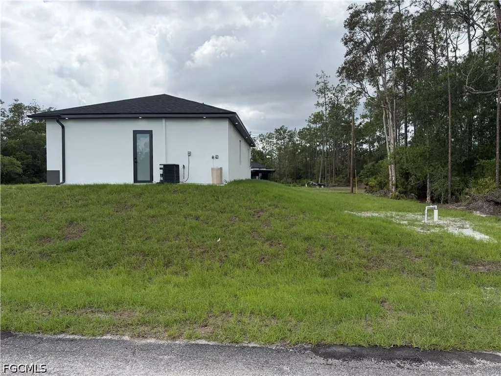 1607 E 14th Street Lehigh Acres FL 33972
