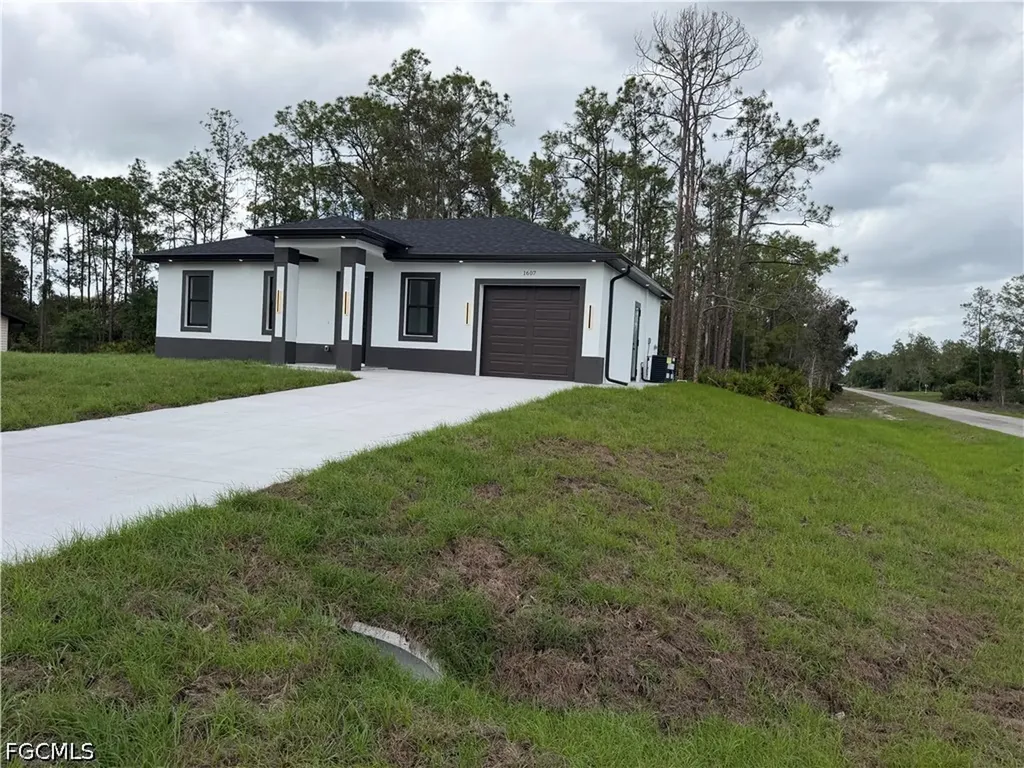 1607 E 14th Street Lehigh Acres FL 33972