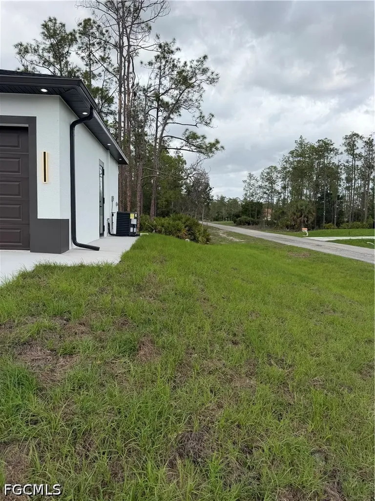 1607 E 14th Street Lehigh Acres FL 33972