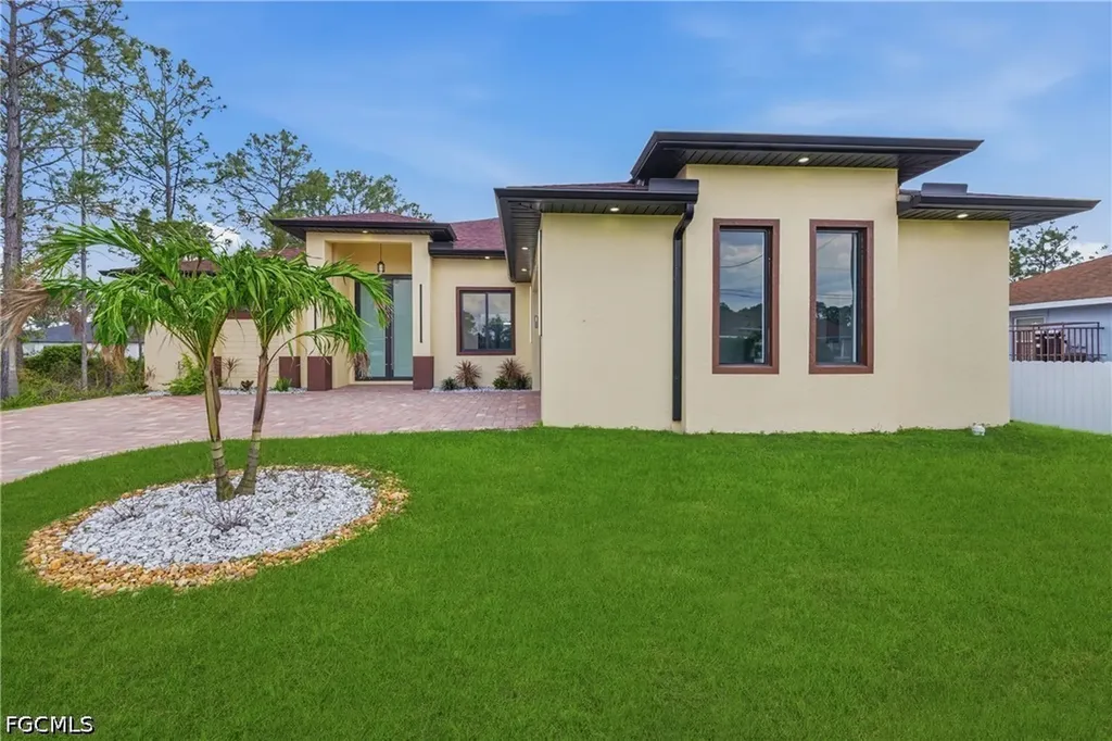 2809 7th Street SW Lehigh Acres FL 33976