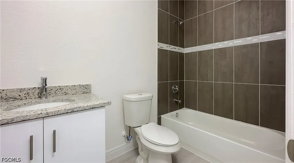 9020 Green Circle Labelle FL 33935