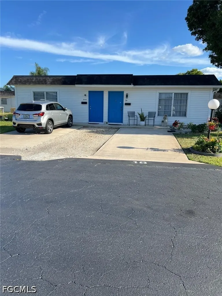 18 Hamlin Court Lehigh Acres FL 33936
