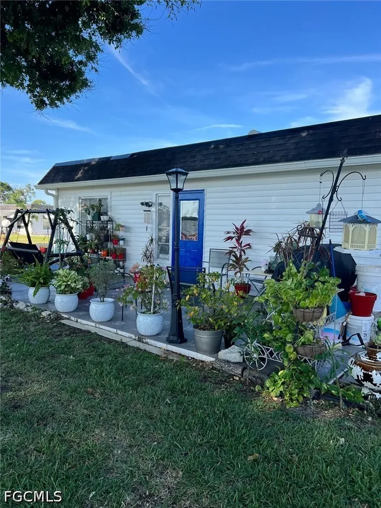18 Hamlin Court Lehigh Acres FL 33936