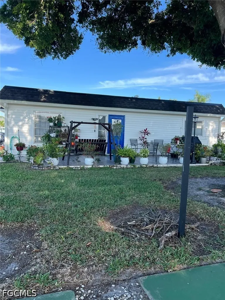18 Hamlin Court Lehigh Acres FL 33936